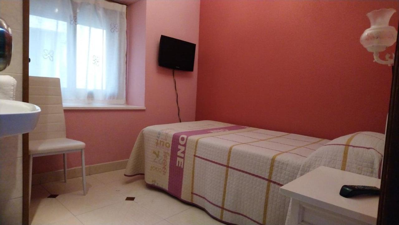 Don Jaime I Y Ii Guest house Segovia