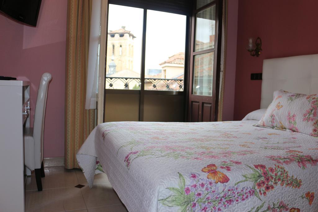 Guest house Don Jaime I Y Ii